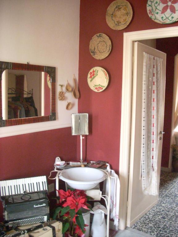 Sa Rosa E Su Trapperi Bed & Breakfast Oschiri ภายนอก รูปภาพ